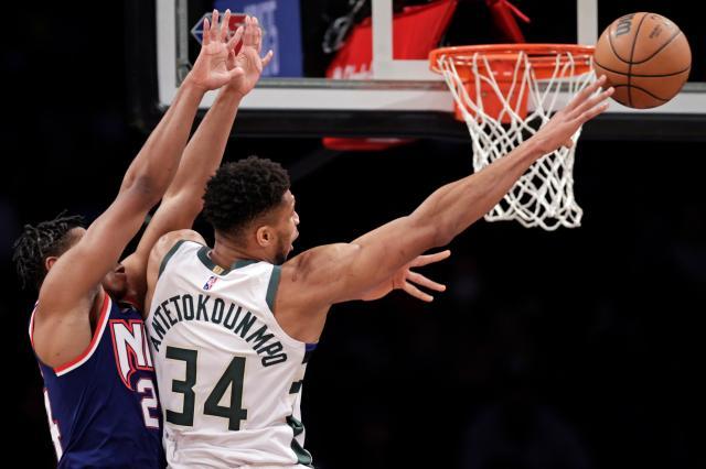 1641622024338033167.jpg www.okooo.com-巨星对决字母哥力压KD 常规赛MVP又在朝他招手?