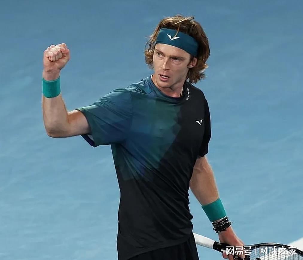 奥客网站-白卓璇吃油条落败王炸组合出局,卢宝丢盘晋级西大妈还是你大妈